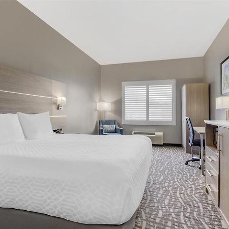 Best Western Plus Lake Elsinore Inn & Suites Luaran gambar