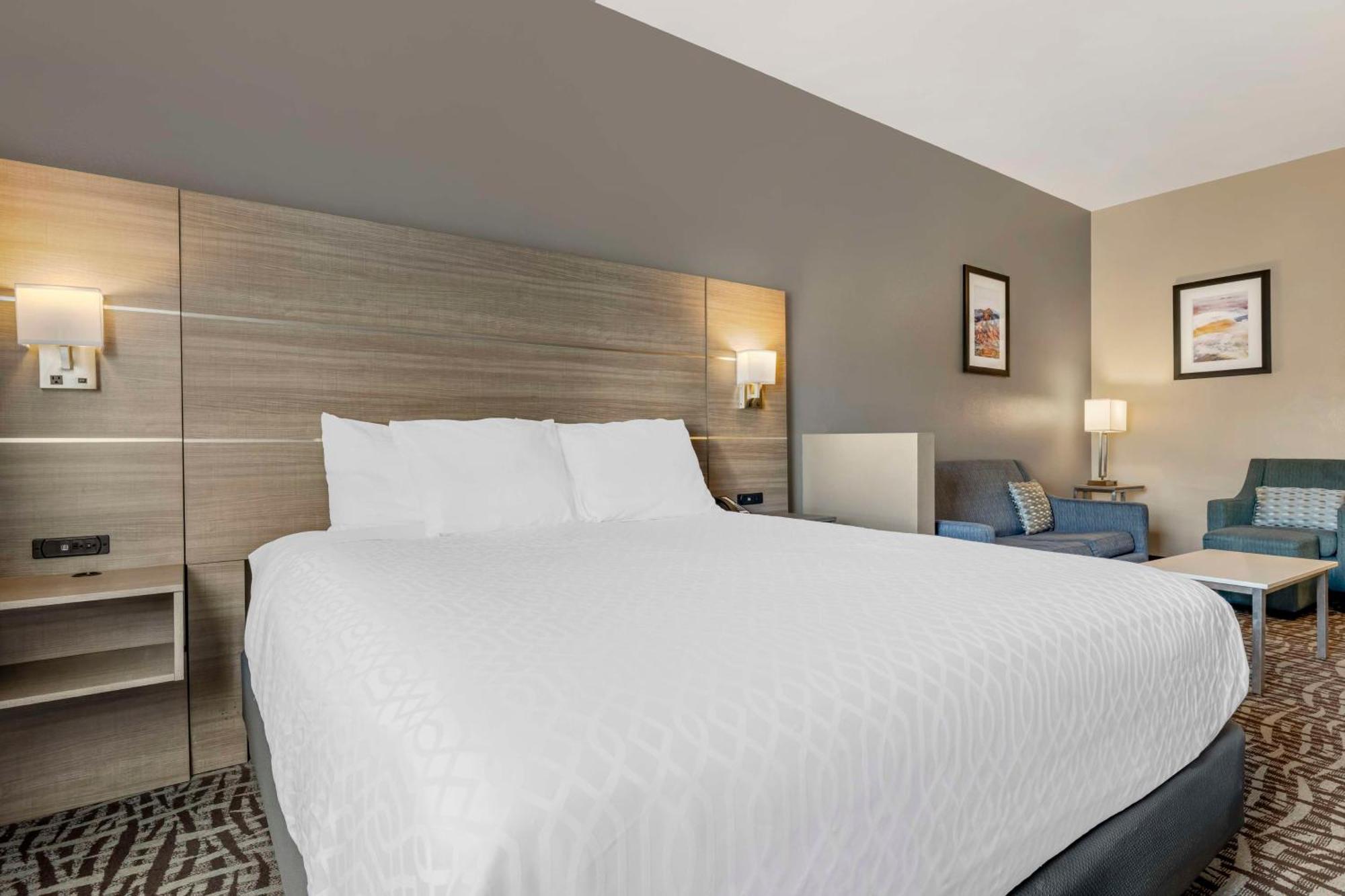Best Western Plus Lake Elsinore Inn & Suites Luaran gambar