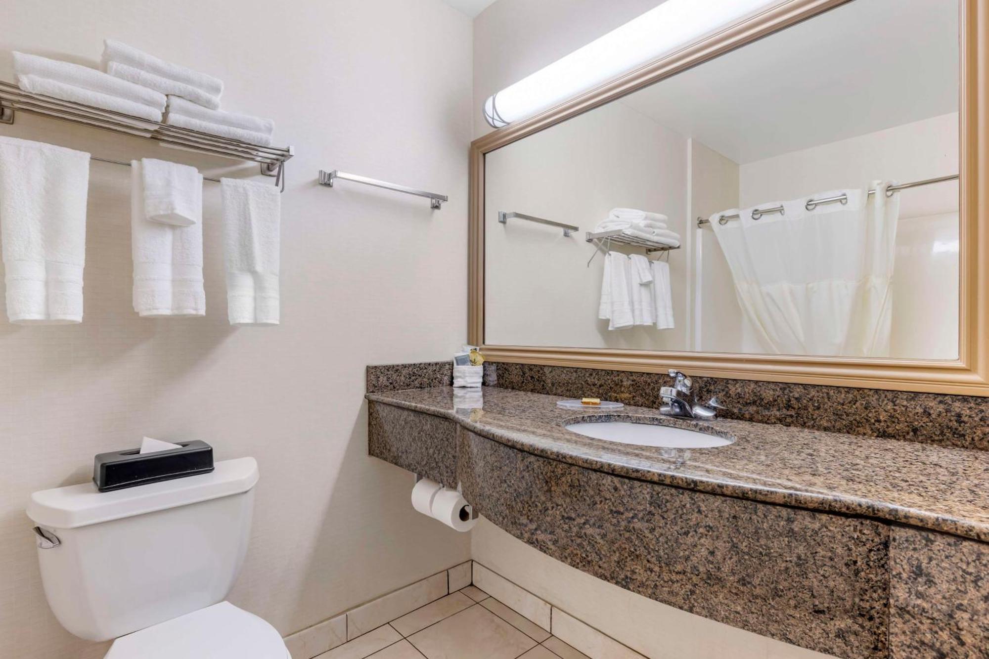 Best Western Plus Lake Elsinore Inn & Suites Luaran gambar