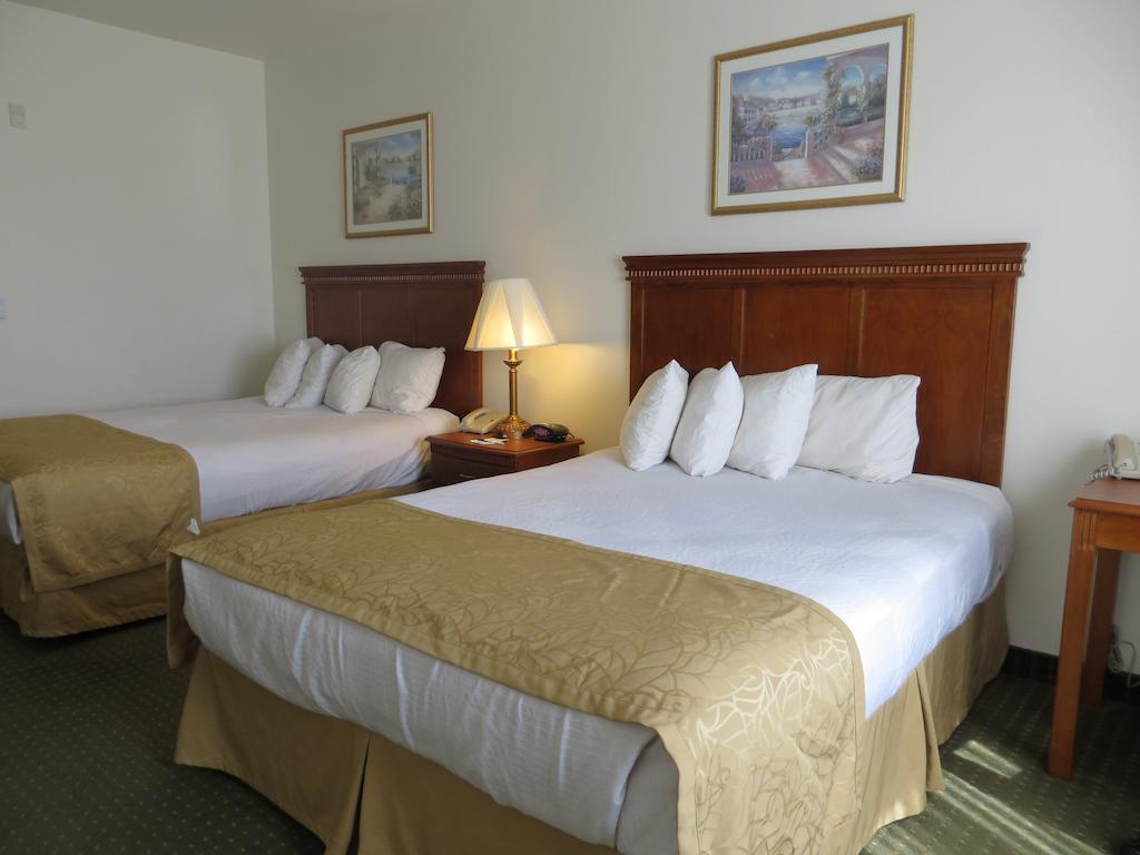 Best Western Plus Lake Elsinore Inn & Suites Luaran gambar